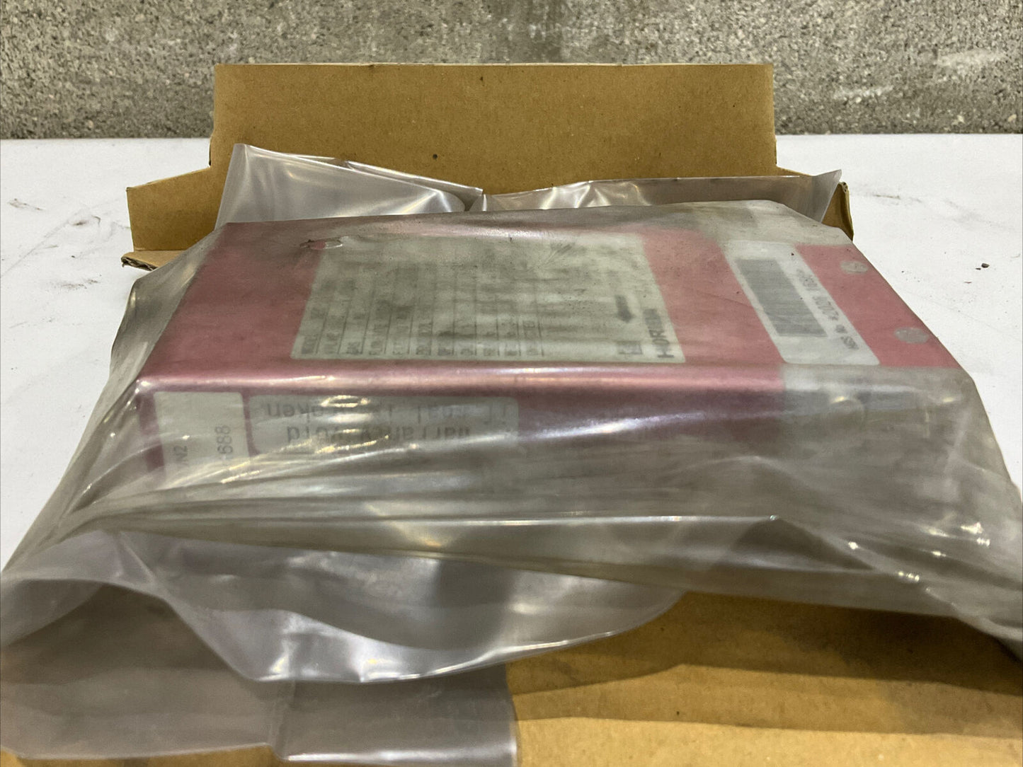 HORIBASTEC N2 10SLM SEC-Z524MGXN ELECTRICAL MASS FLOW CONTROLLER VALVE 476
