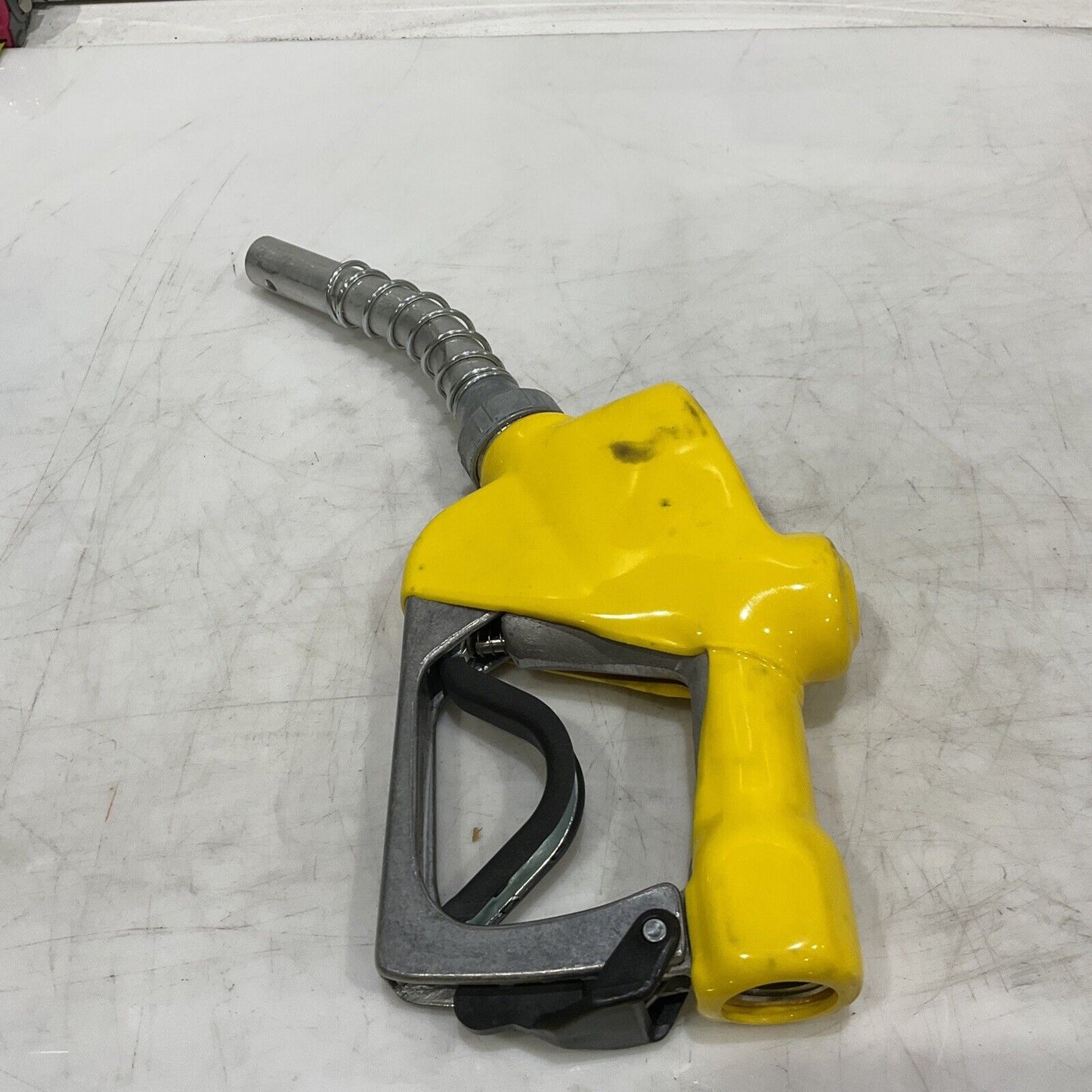 RICHARDS OPW N1001-L1YWNO YELLOW AUTOMATIC FUEL NOZZLE LEADED 476