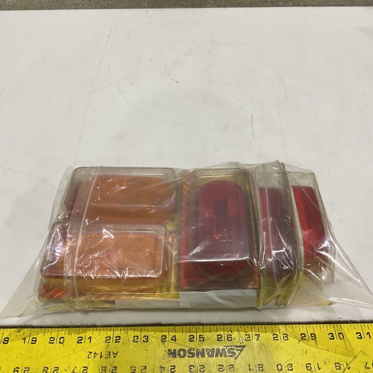 PETERSON PM V108WA V108WR OBLONG AMBER & RED CLEARANCE MARKER LIGHT LOT OF 9 476