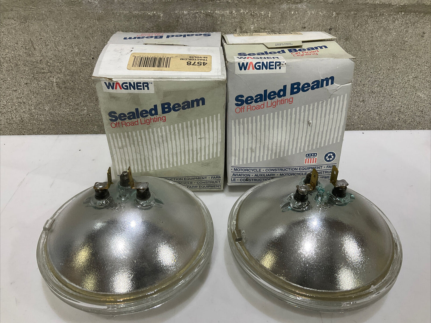 WAGNER 4578 TRACTOR SEALED BEAM OFF ROAD LIGHTING 28 V 476