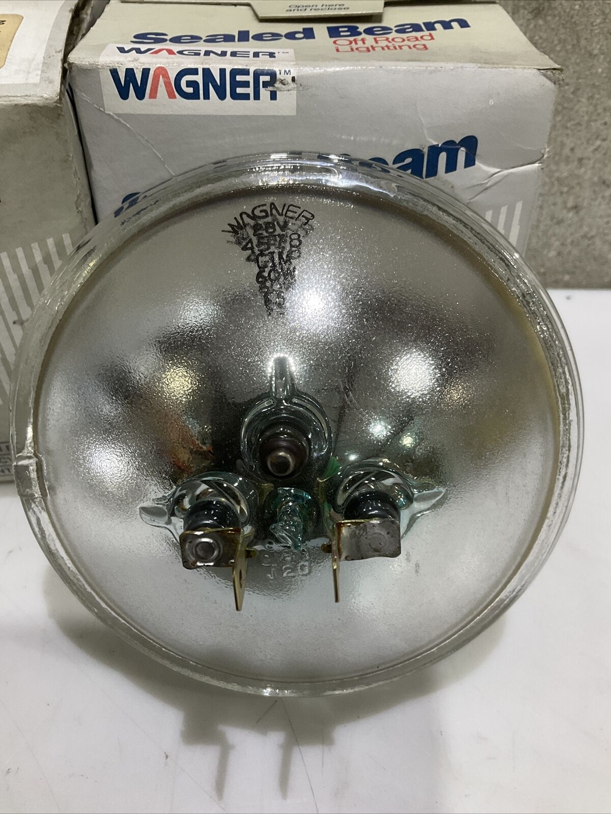 WAGNER 4578 TRACTOR SEALED BEAM OFF ROAD LIGHTING 28 V 476
