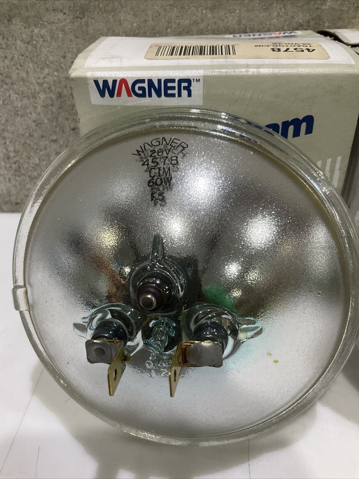 WAGNER 4578 TRACTOR SEALED BEAM OFF ROAD LIGHTING 28 V 476