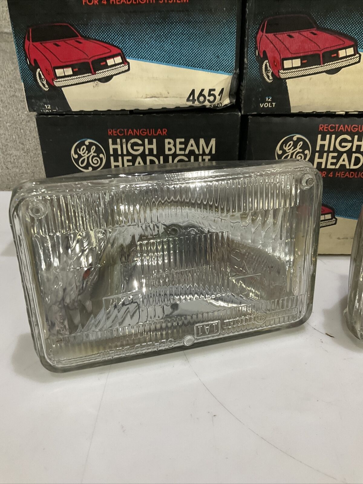 GE 4651 HIGH BEAM HEADLIGHT FOR 4 HEADLAMP SYSTEM LOT OF 11 476