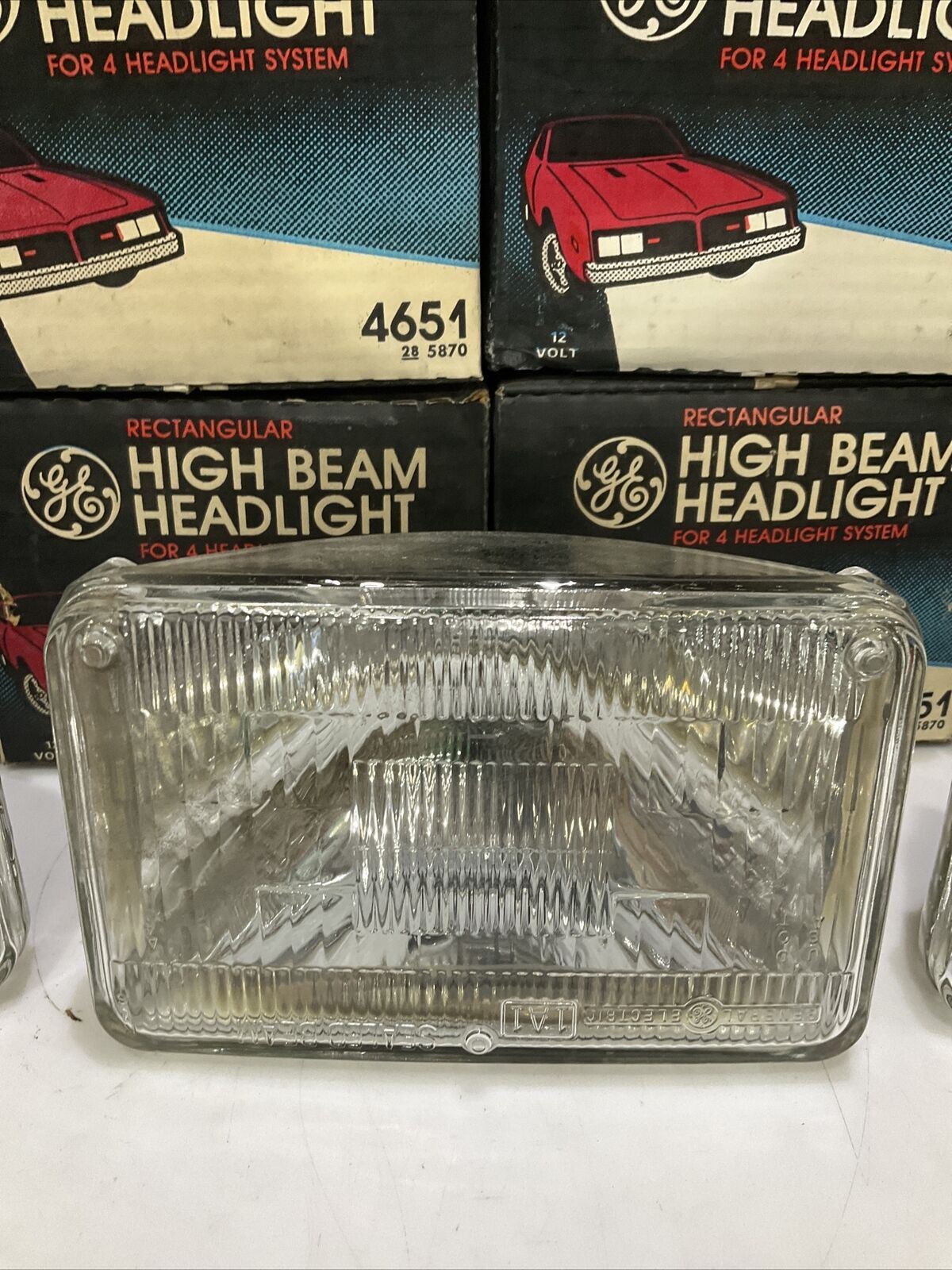 GE 4651 HIGH BEAM HEADLIGHT FOR 4 HEADLAMP SYSTEM LOT OF 11 476