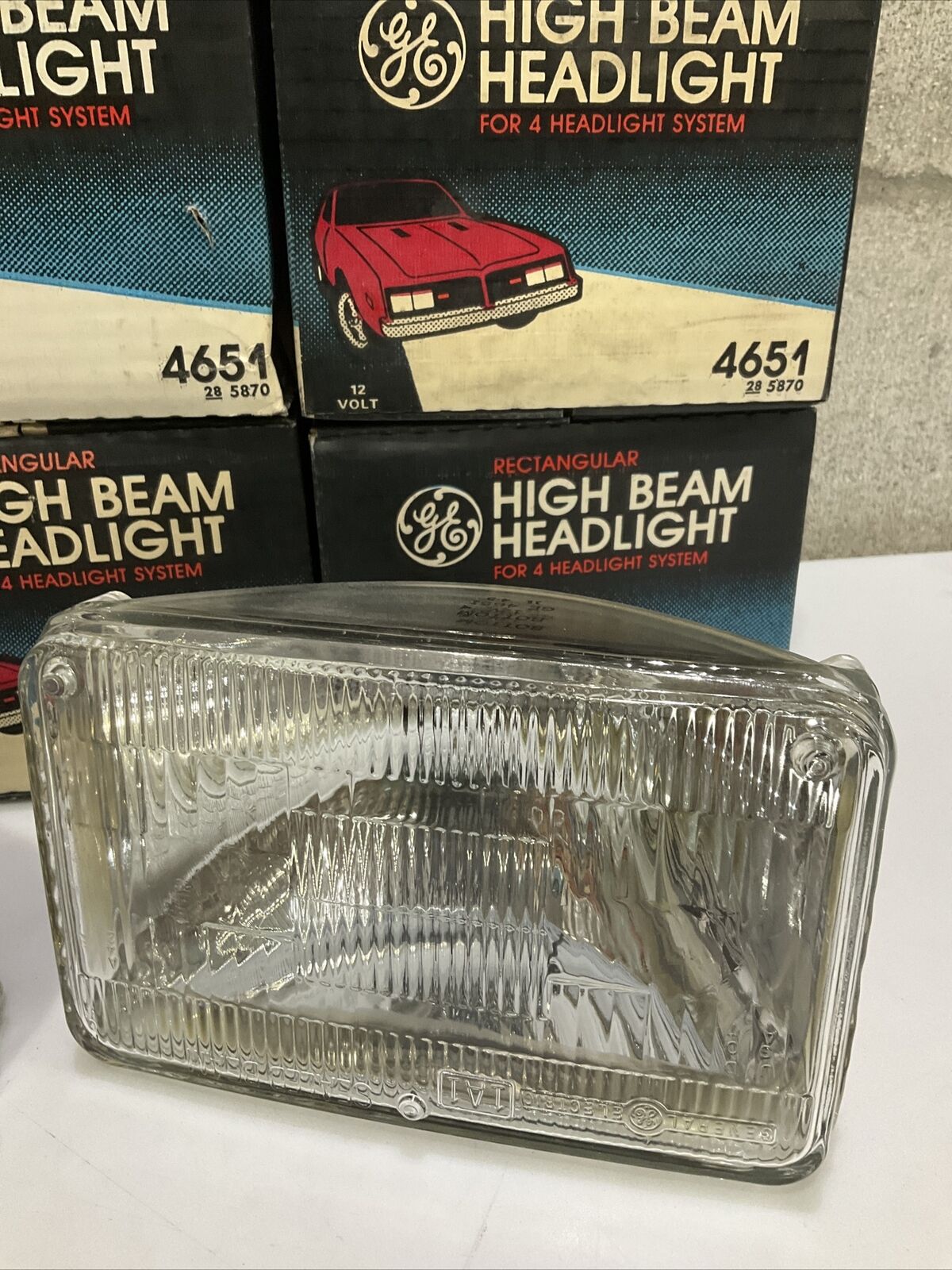 GE 4651 HIGH BEAM HEADLIGHT FOR 4 HEADLAMP SYSTEM LOT OF 11 476