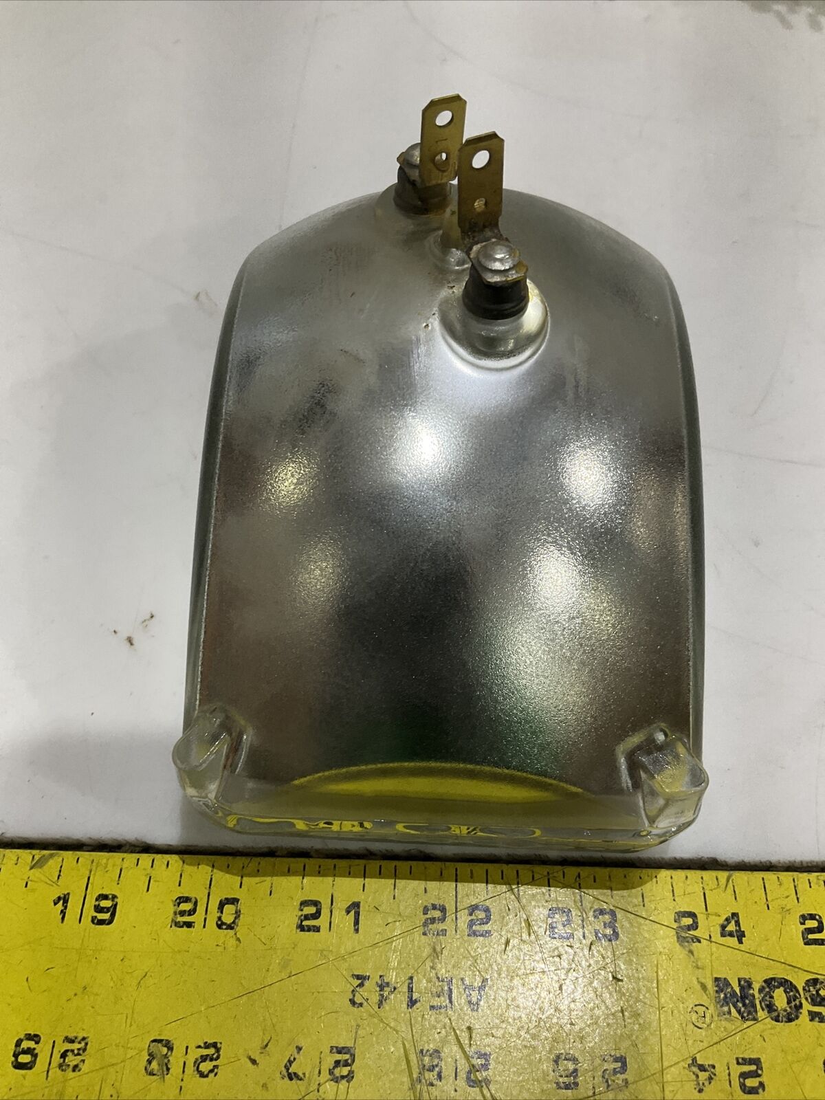GE 4651 HIGH BEAM HEADLIGHT FOR 4 HEADLAMP SYSTEM LOT OF 11 476