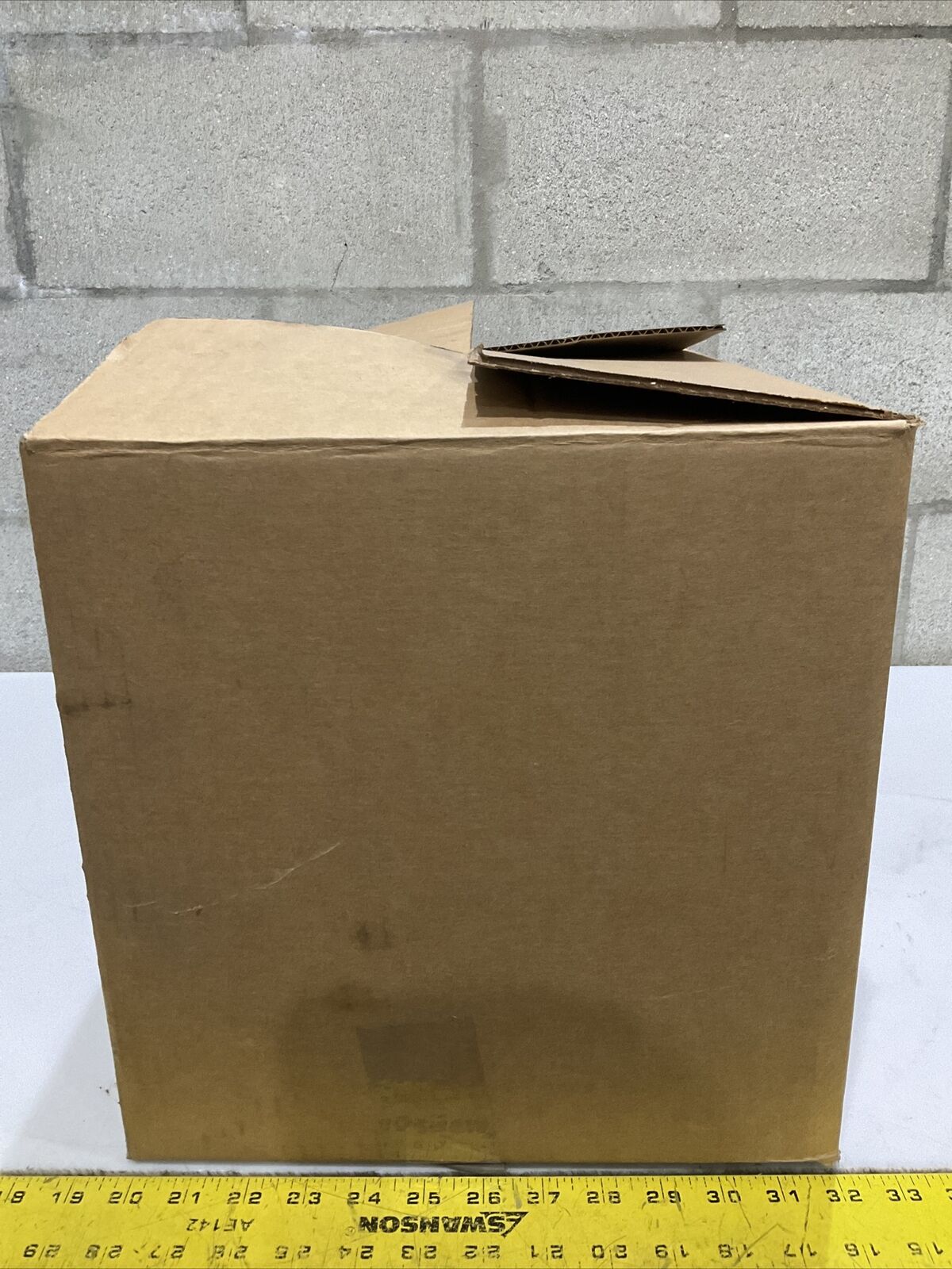 GE 4651 HIGH BEAM HEADLIGHT FOR 4 HEADLAMP SYSTEM LOT OF 11 476