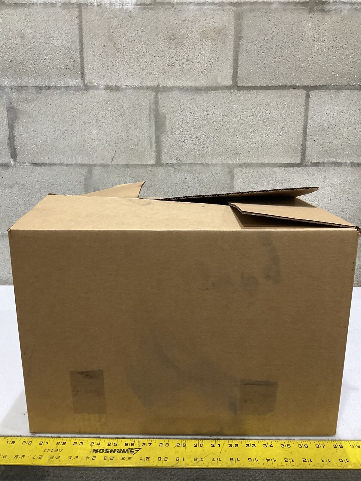 GE 4651 HIGH BEAM HEADLIGHT FOR 4 HEADLAMP SYSTEM LOT OF 11 476