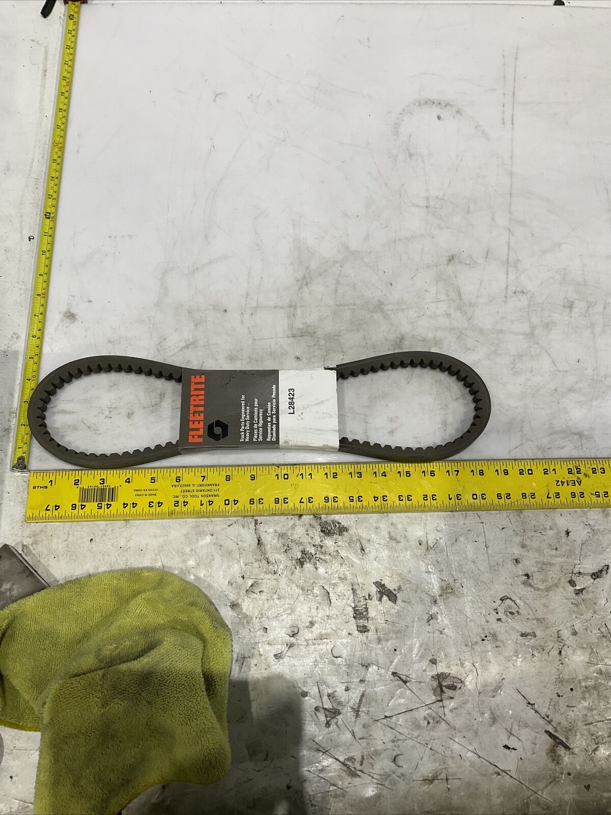 FLEETRITE L28423 AUTOMOTIVE BELT LOT OF 2 476