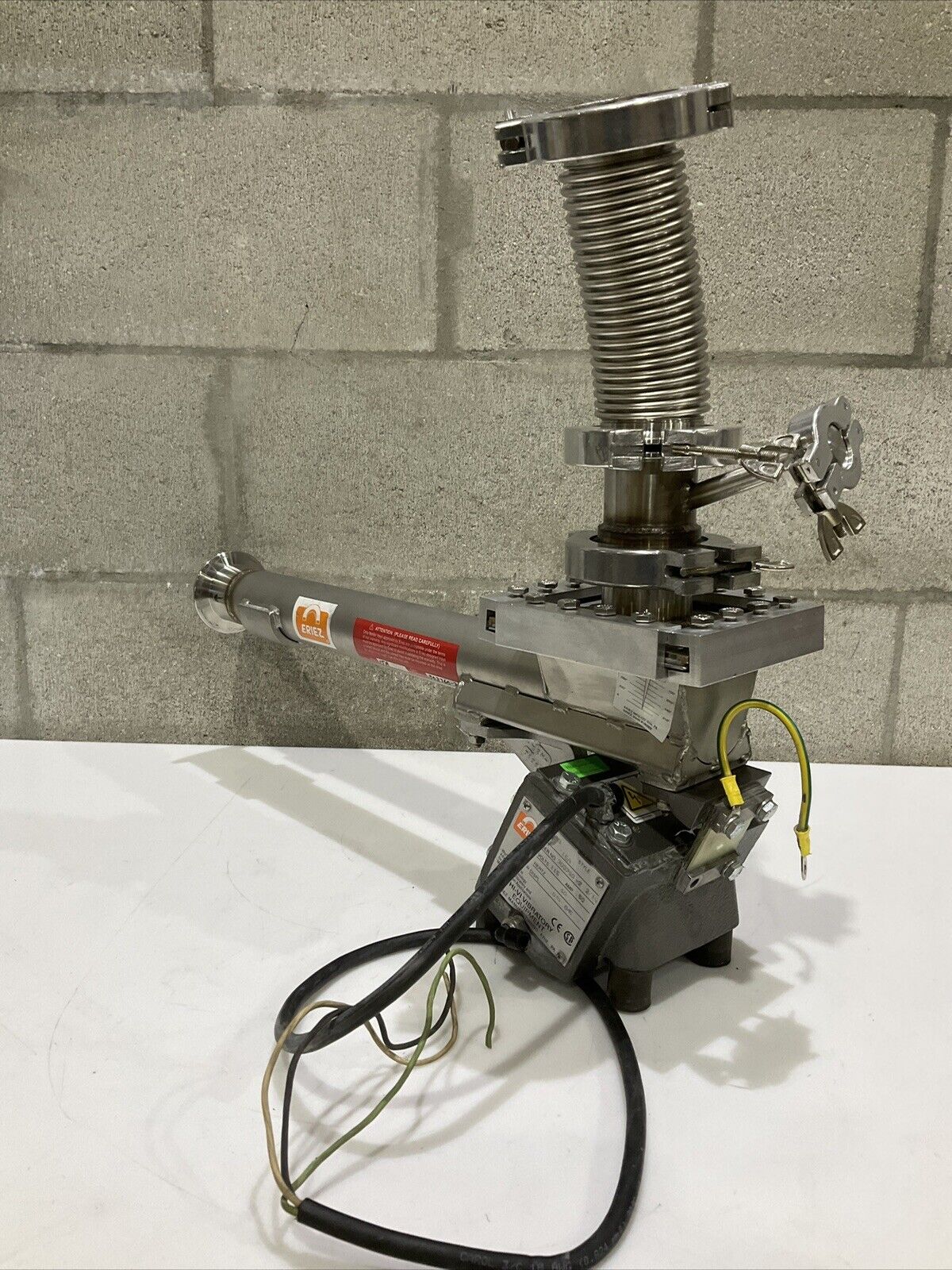 ERIEZ 15A 303760-2 2/16 VIBRATING PAN FEEDER CDM 115V .50 AMP 60 HZ CDM