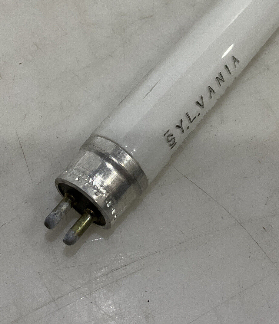 SYLVANIA F6T5/CW FLUORESCENT LIGHT BULB LOT OF 8 476