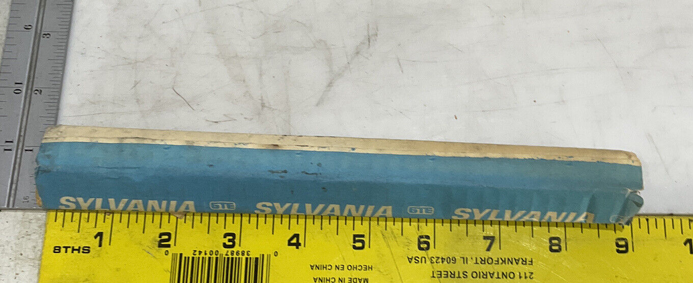 SYLVANIA F6T5/CW FLUORESCENT LIGHT BULB LOT OF 8 476