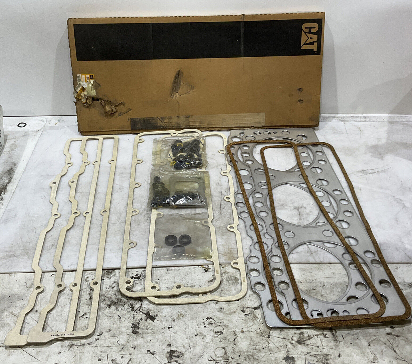 CATERPILLAR OEM 6V-2927 GASKET KIT 476