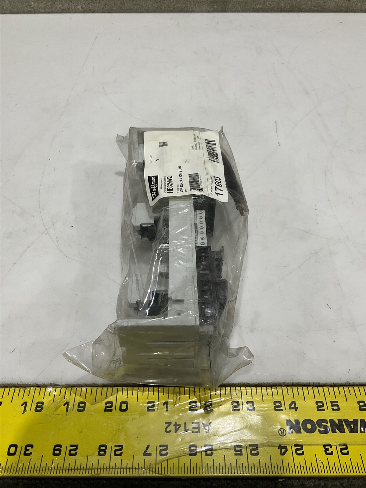 HOFFMAN HB32442 17603 ADP 32A 54 X 200 2 DIN 479