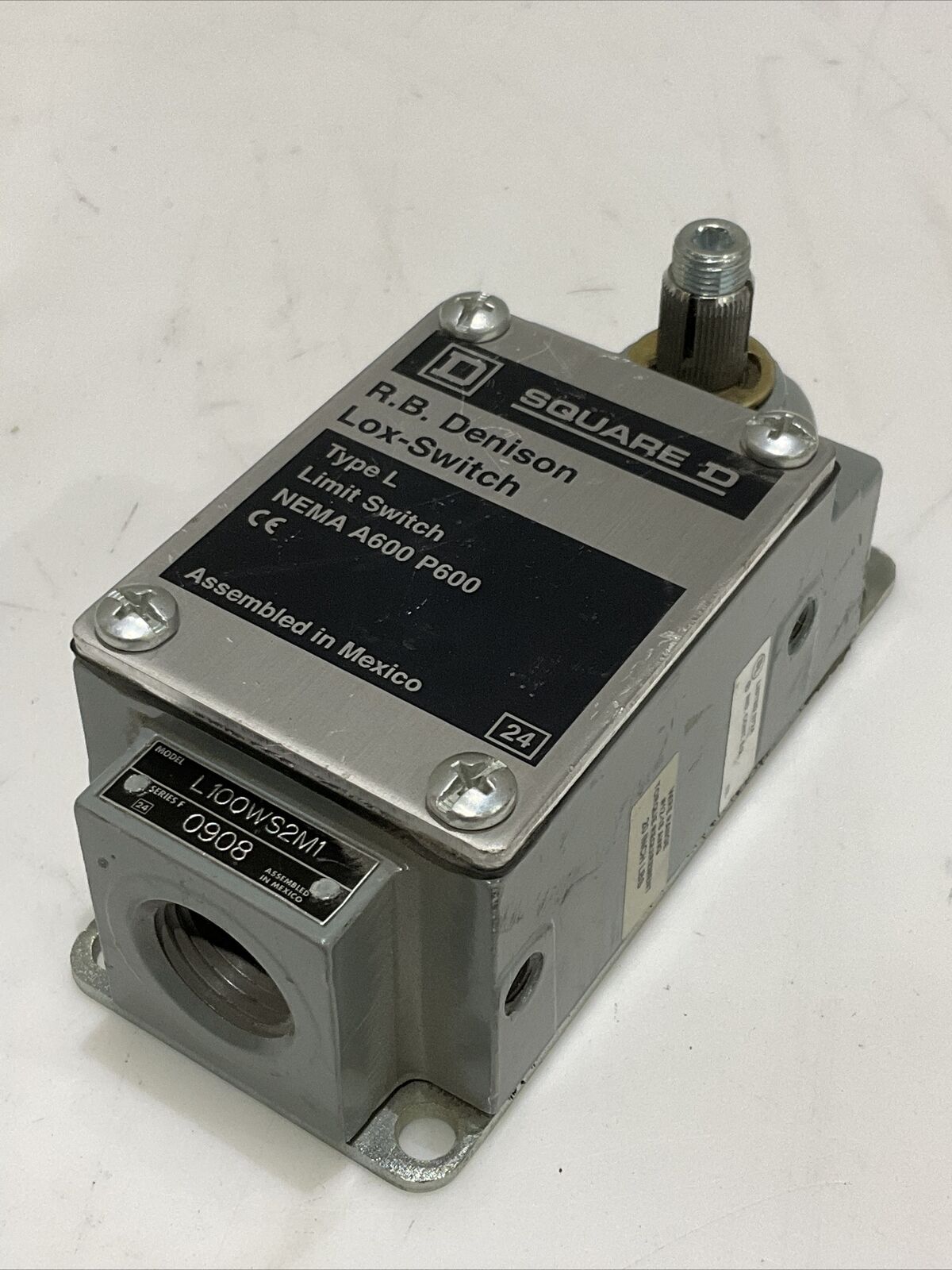 SQUARE D L100WS2M1 LOX-SWITCH LIMIT SWITCH TYPE L 479