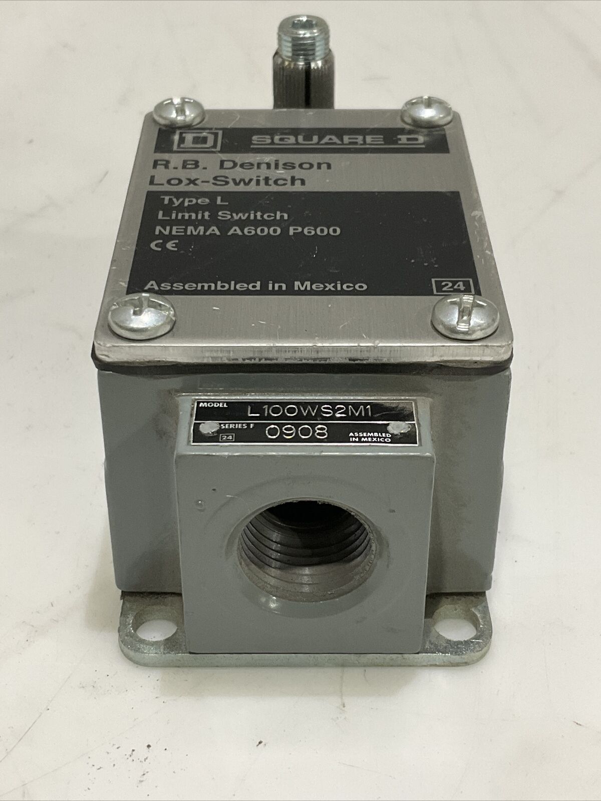 SQUARE D L100WS2M1 LOX-SWITCH LIMIT SWITCH TYPE L 479