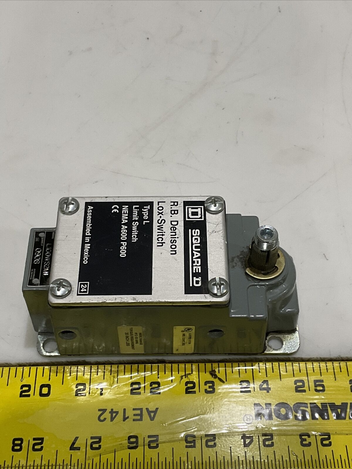 SQUARE D L100WS2M1 LOX-SWITCH LIMIT SWITCH TYPE L 479