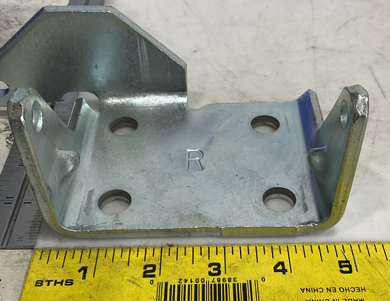 GENERAL MOTORS 12475676 FRONT DOOR HINGE REPLACEMENT RH 476