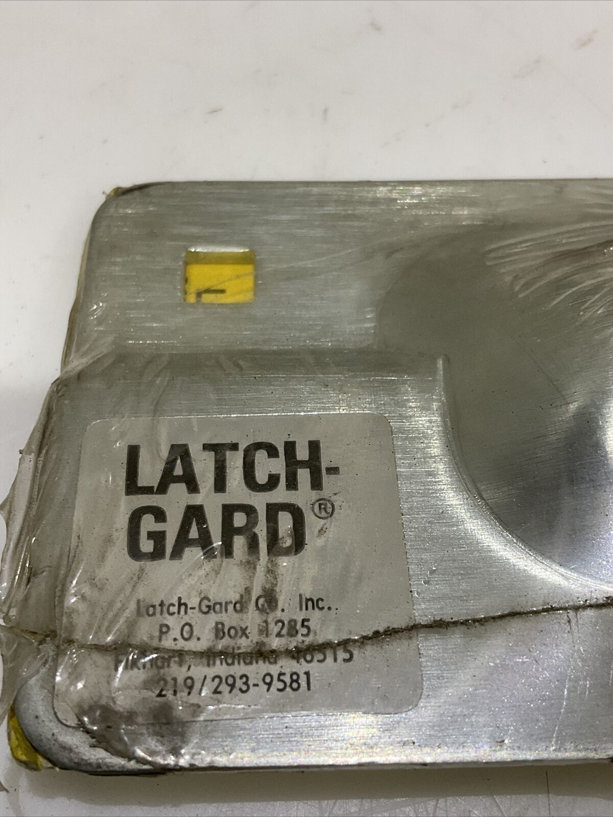 LATCH GUARD D229665 INDUSTRIAL COMMERCIAL DOOR LATCH LOT OF 2 476