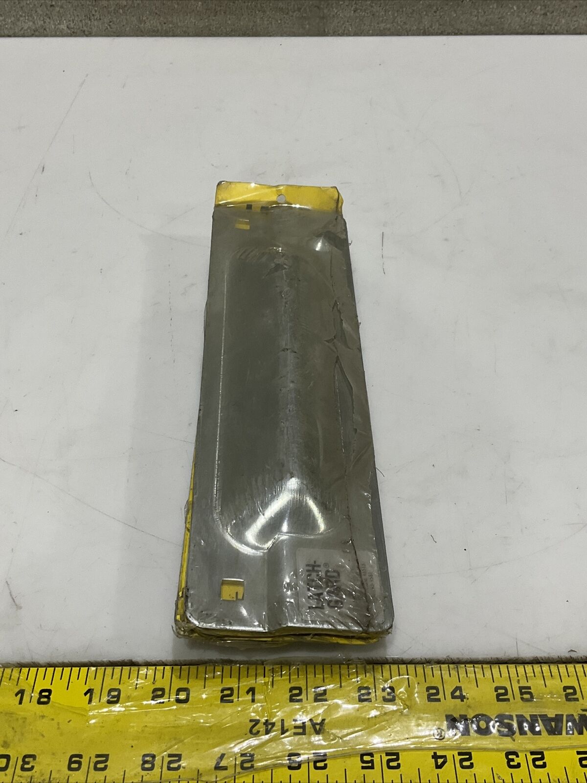 LATCH GUARD D229665 INDUSTRIAL COMMERCIAL DOOR LATCH LOT OF 2 476