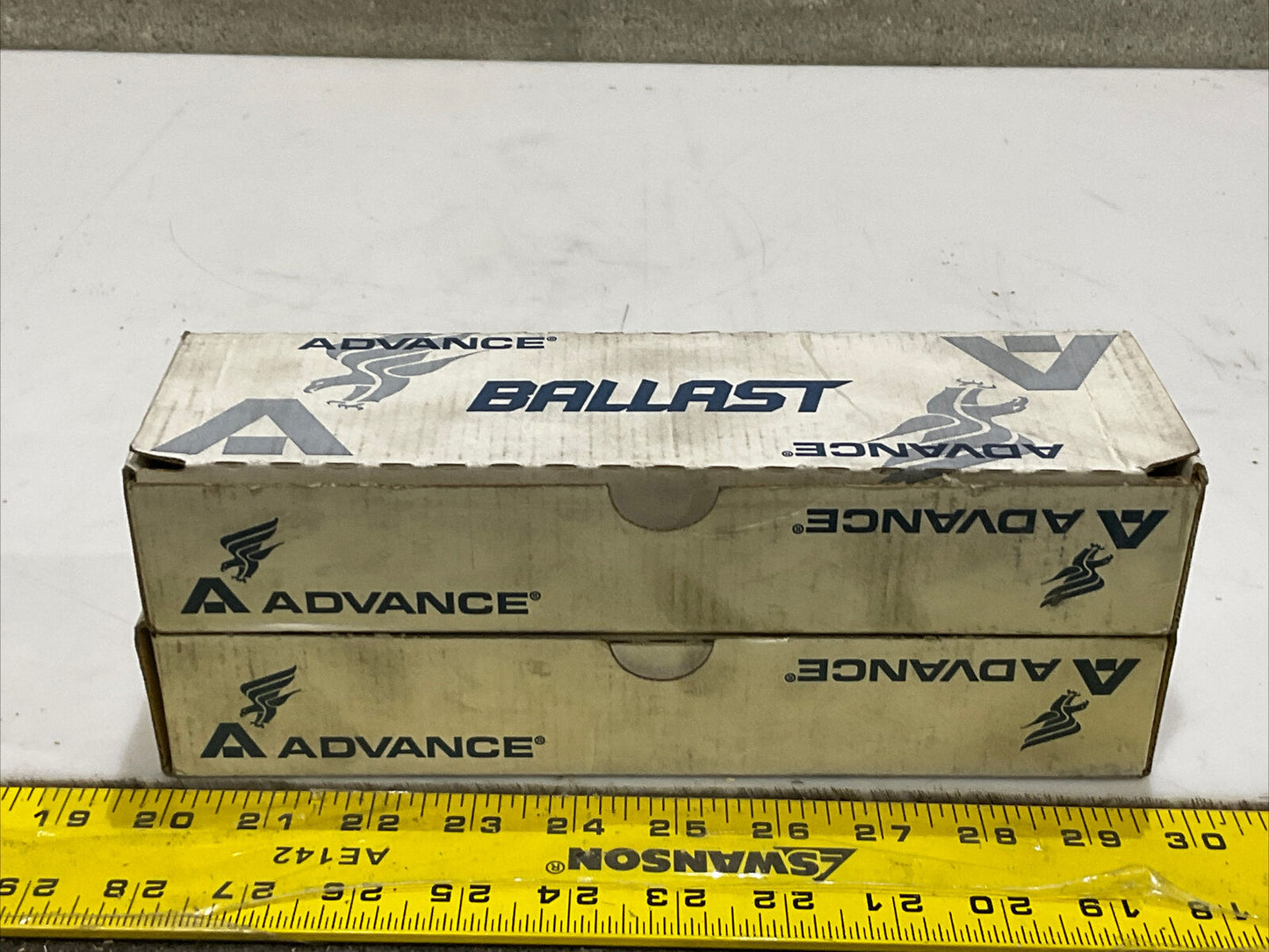 ADVANCE VEL2S40SC F40T12 RAPID START ELECTRONIC BALLEST LOT OF 2 476