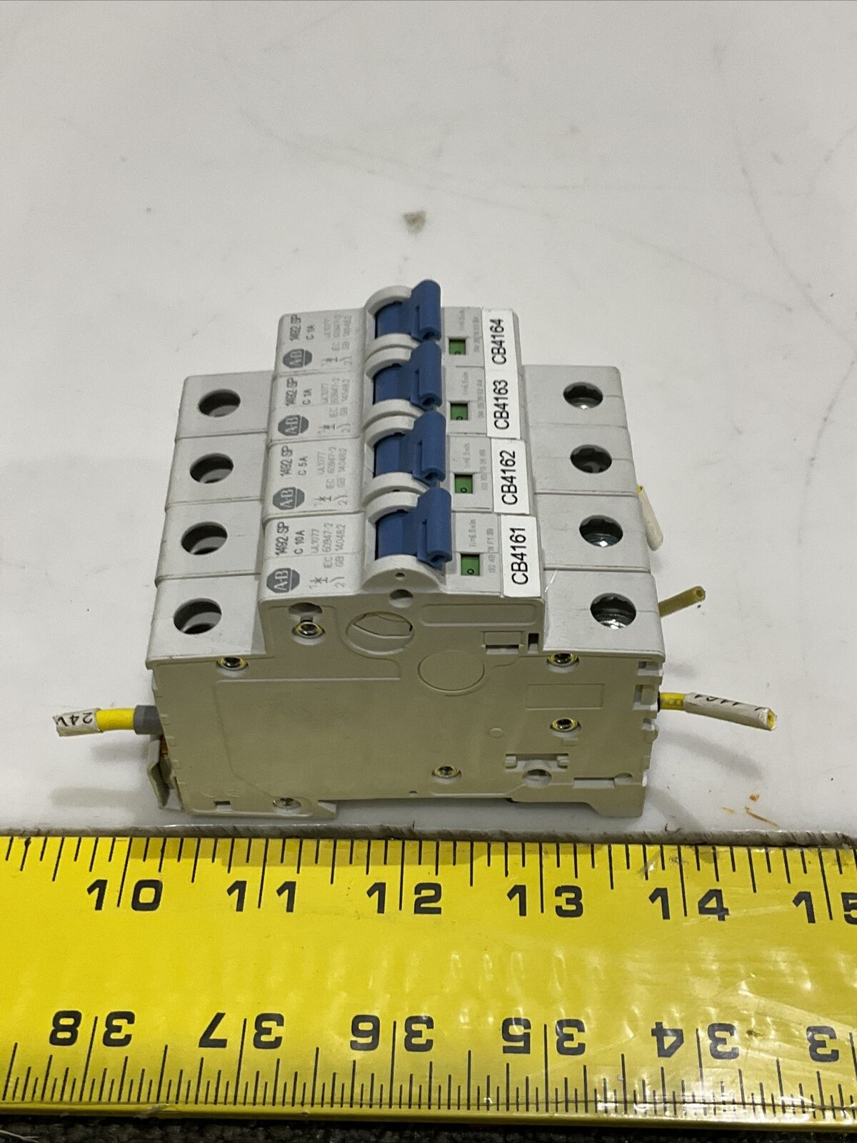 ALLEN BRADLEY 1492-SPM1C020 MINITURE CIRCUIT BREAKER 1492-A1B8 LOT OF 4 CDM