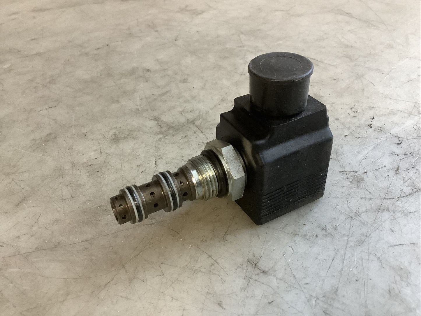 MANITOU 662022 HYDRAULIC VALVE 476