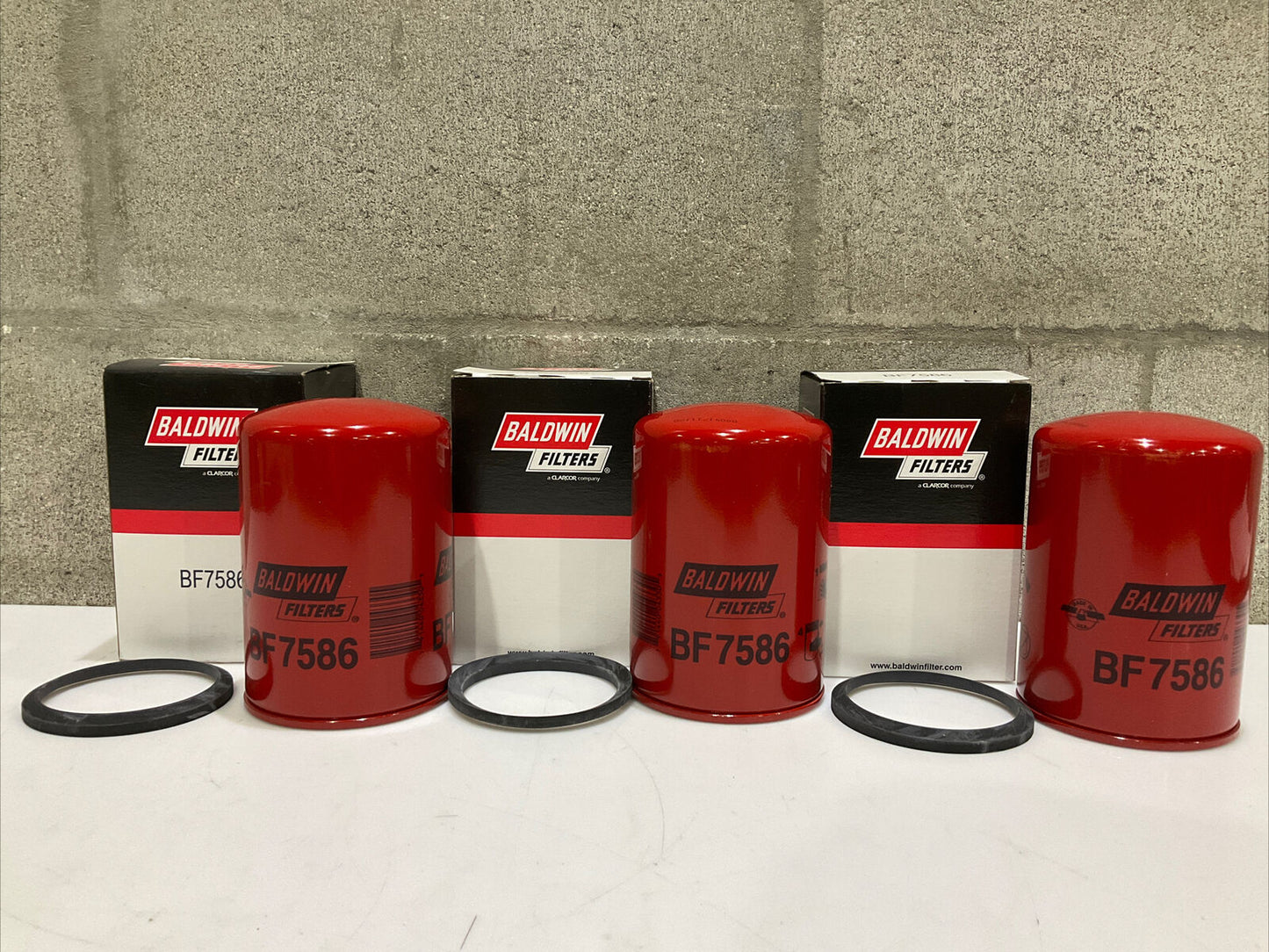 BALDWIN BF7536 FUEL FILTER5-9/16 X 3-11/16 X 5-9/16 IN LOT OF 3 373