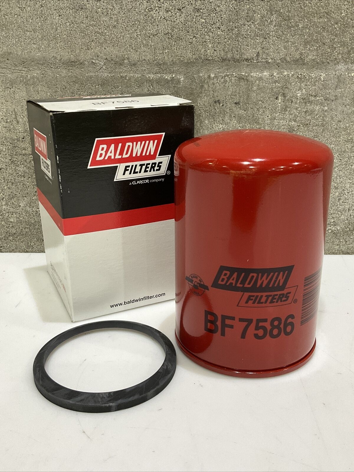 BALDWIN BF7536 FUEL FILTER5-9/16 X 3-11/16 X 5-9/16 IN LOT OF 3 373