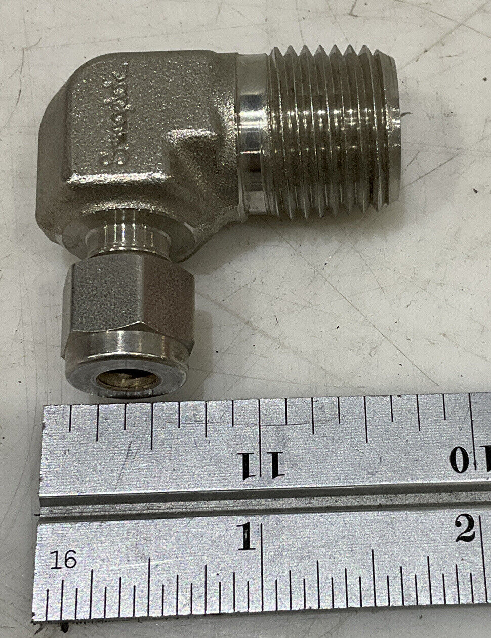SWAGELOK SS-400-2-8 MALE ELBOW LOT OF 5 476