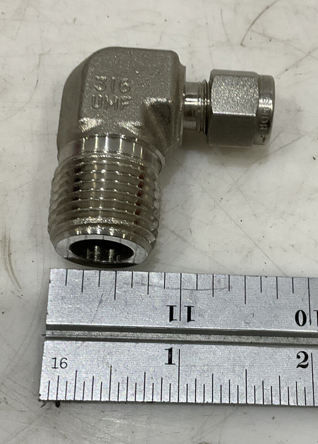 SWAGELOK SS-400-2-8 MALE ELBOW LOT OF 5 476