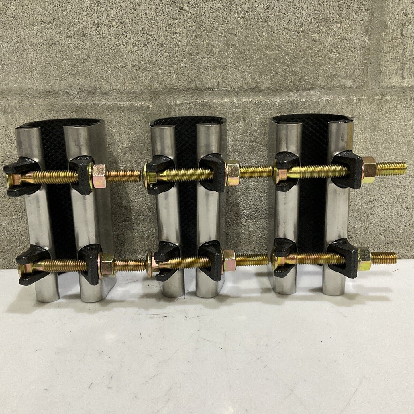 THE SKINNER COMPANY 089978-238-6 PIPE REPAIR CLAMP 2.5” X 6” LOT OF 3 373