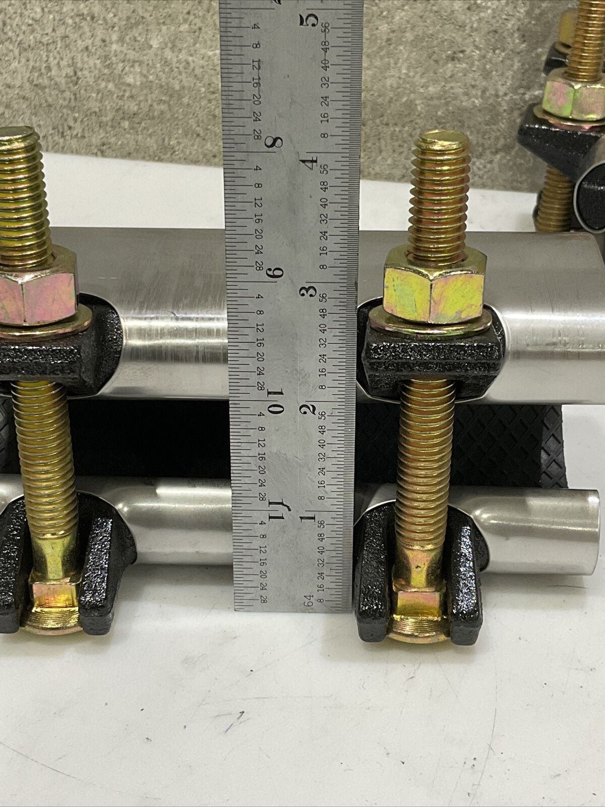 THE SKINNER COMPANY 089978-238-6 PIPE REPAIR CLAMP 2.5” X 6” LOT OF 3 373