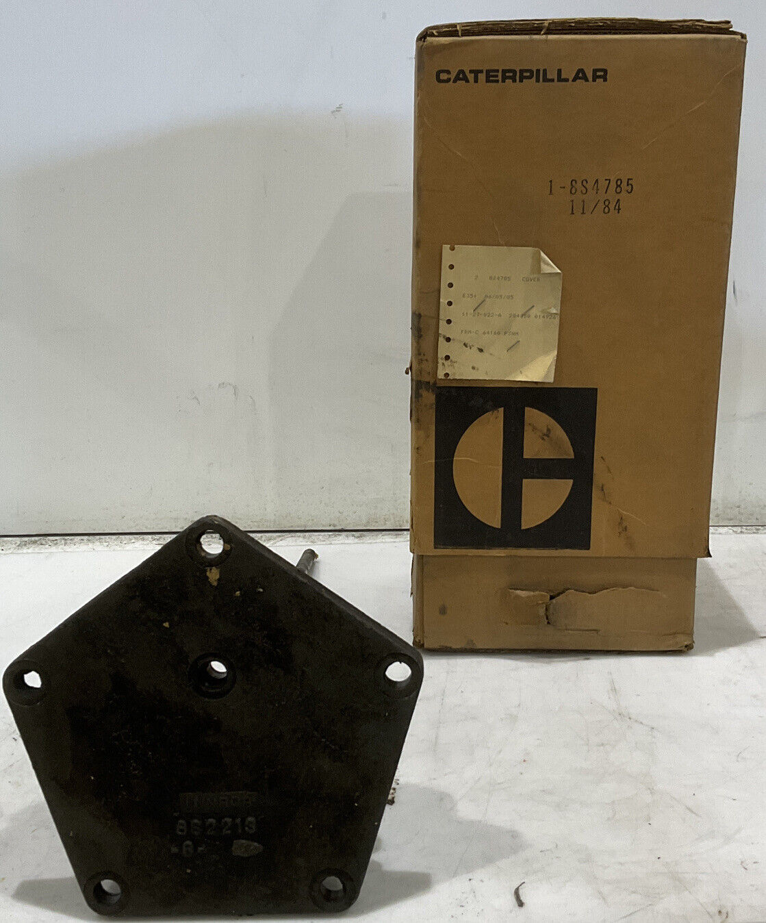 CATERPILLAR 8S-2213 TRANSMISSION FILTER COVER AND ROD 476
