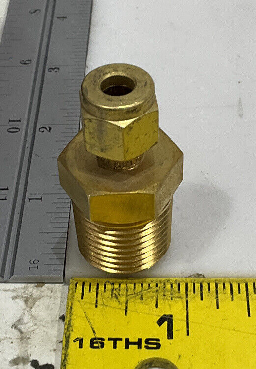 SWAGELOK B-810-6-4 UNION FITTING LOT OF 7 476
