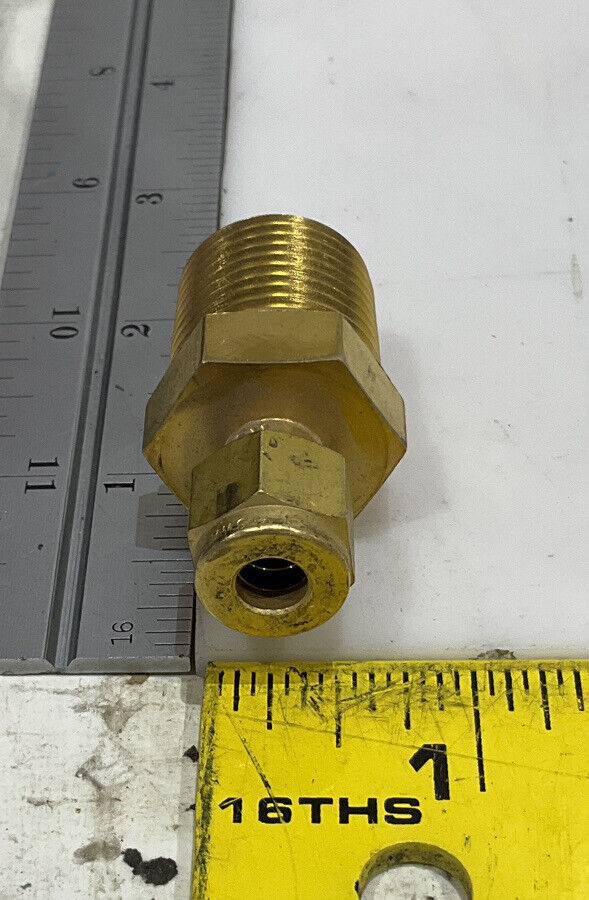SWAGELOK B-810-6-4 UNION FITTING LOT OF 7 476