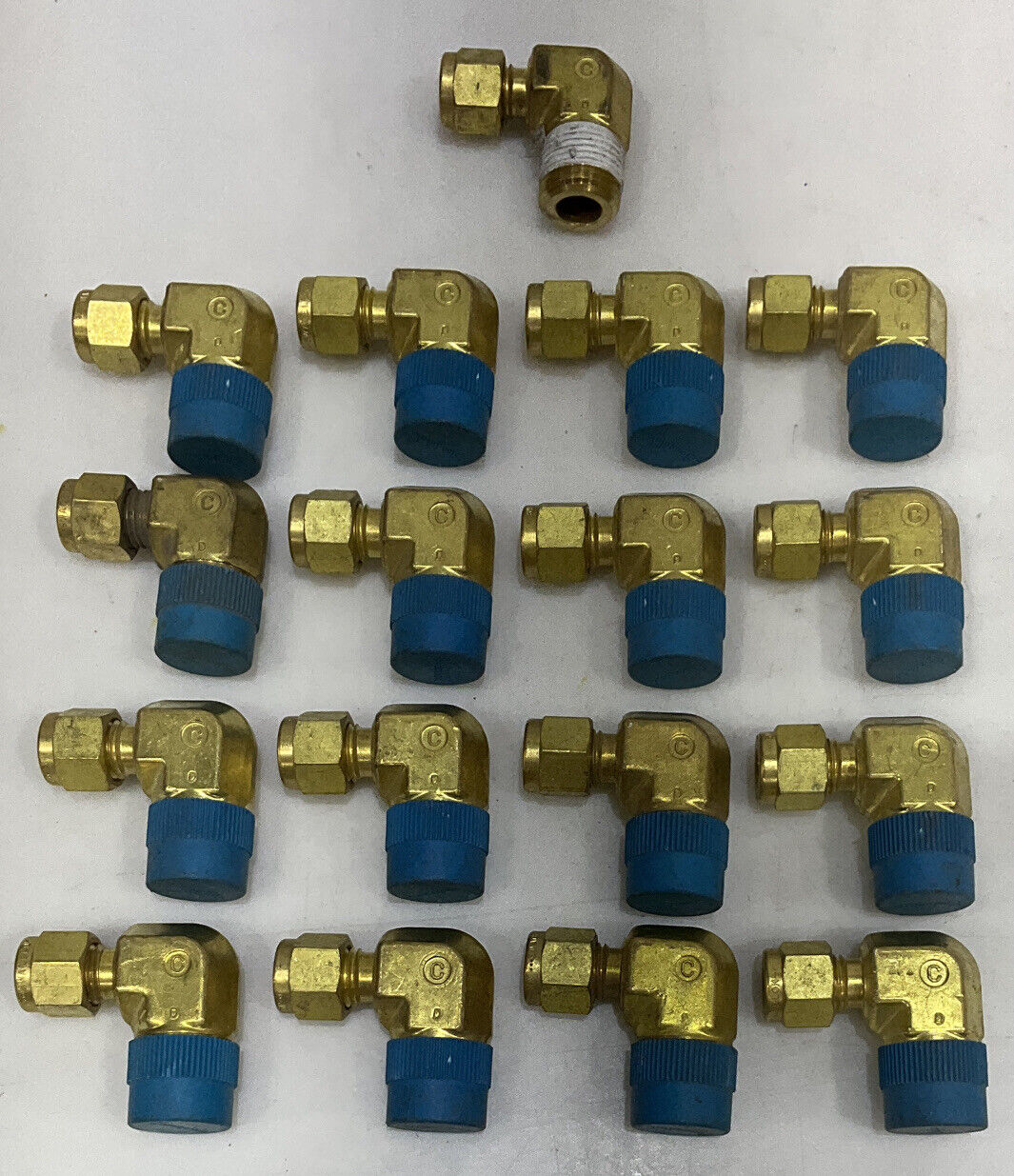 SWAGELOK B-400-2-6 MALE ELBOW LOT OF 16 476