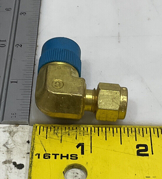 SWAGELOK B-400-2-6 MALE ELBOW LOT OF 16 476
