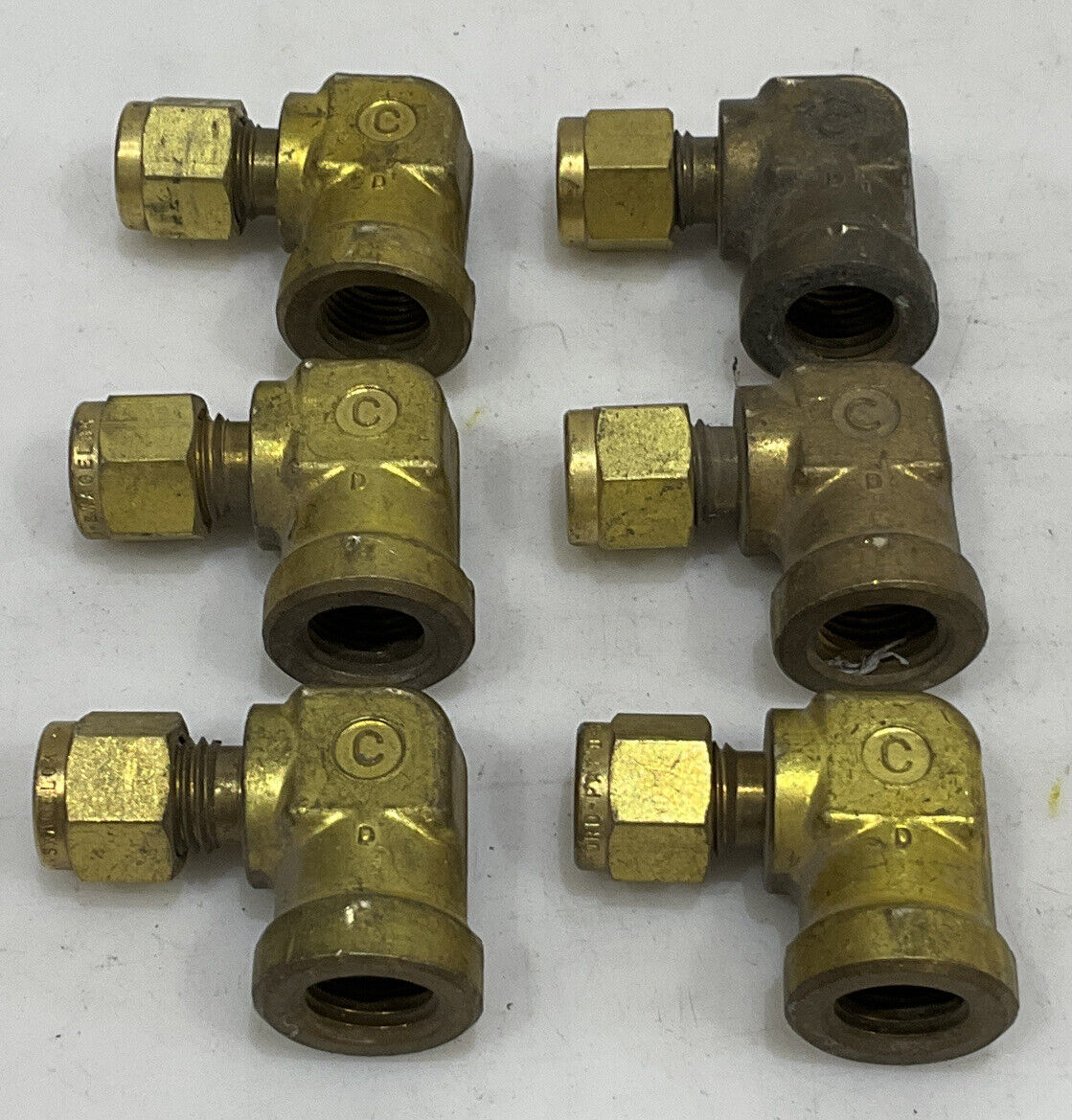 SWAGELOK B-400-8-6 FEMALE ELBOW LOT OF 6 476