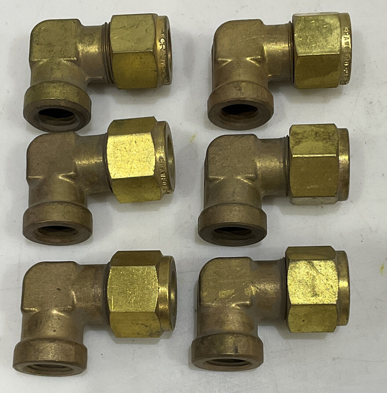 SWAGELOK B-810-8-6 FEMALE ELBOW LOT OF 6 476