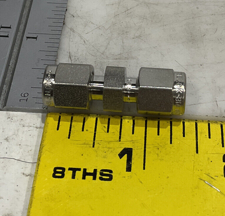 SWAGELOK SS-200-6 UNION CONNECTOR LOT OF 2 476