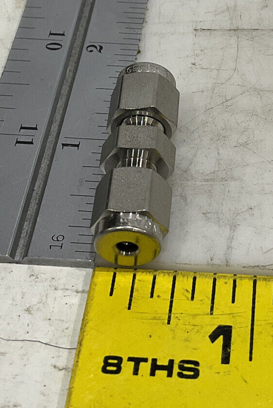 SWAGELOK SS-200-6 UNION CONNECTOR LOT OF 2 476