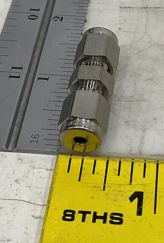 SWAGELOK SS-200-6 UNION CONNECTOR LOT OF 2 476