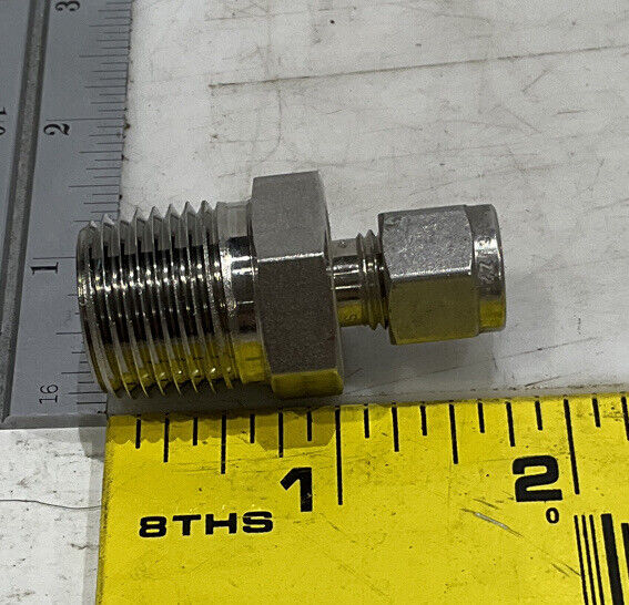 SWAGELOK SS-200-1-6 ADAPTER LOT OF 12 476