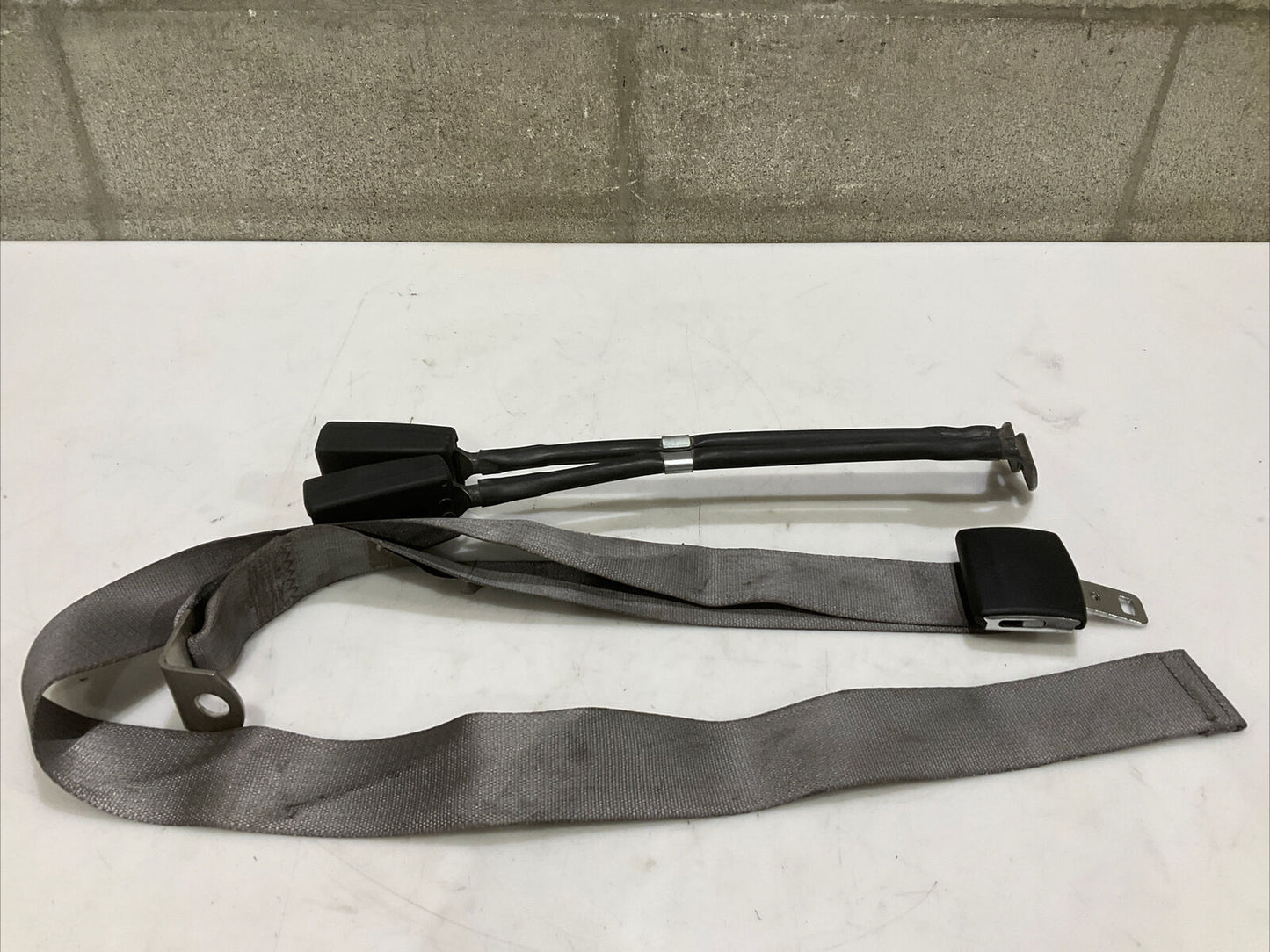 FORD T-1169 075101 CENTER SEAT BELT 476