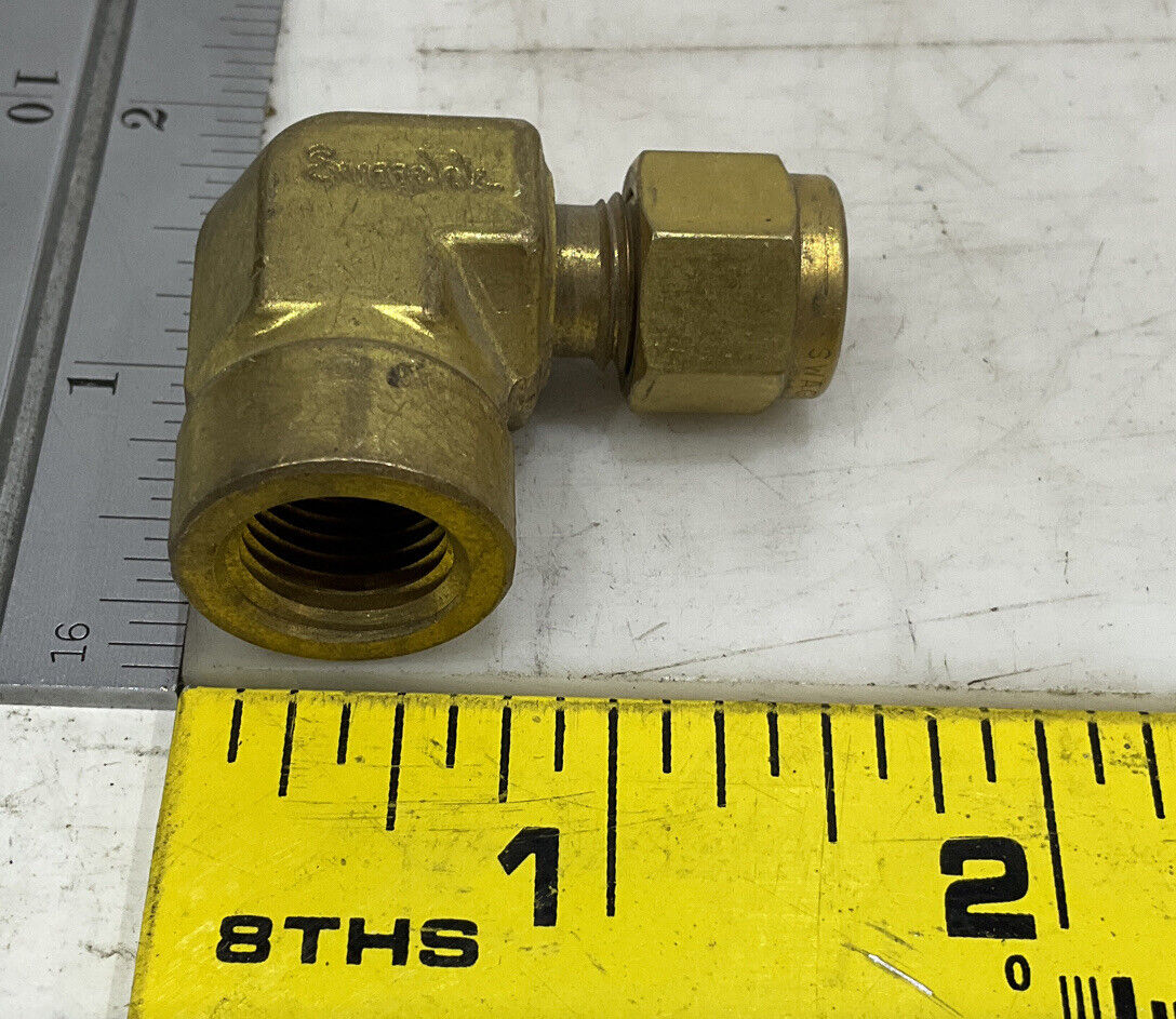 SWAGELOK B-400-8-8 FEMALE ELBOW LOT OF 19 476
