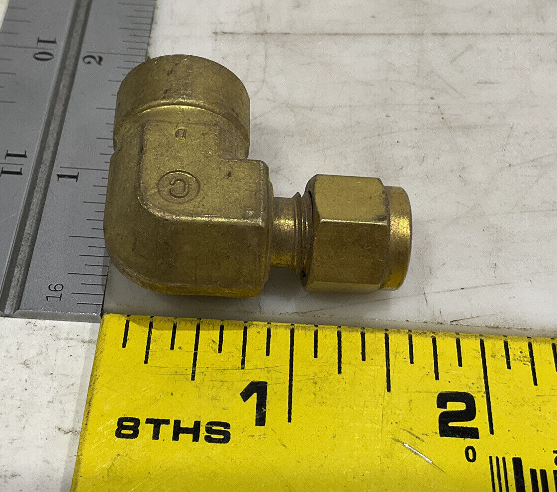 SWAGELOK B-400-8-8 FEMALE ELBOW LOT OF 19 476