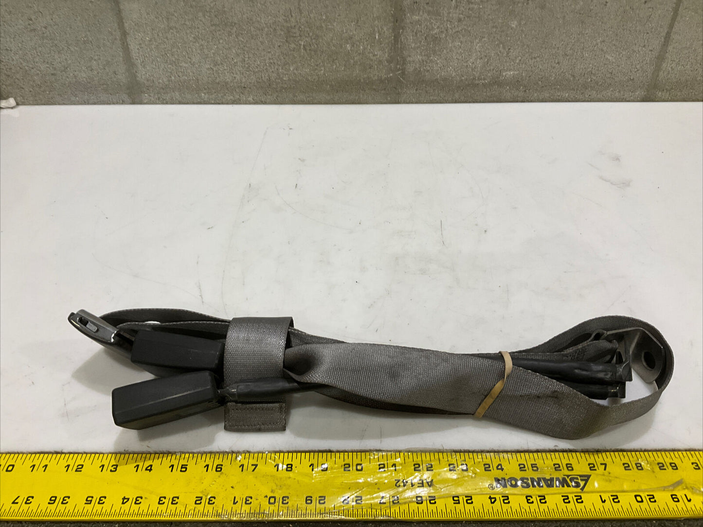 FORD T-1169 075101 CENTER SEAT BELT 476