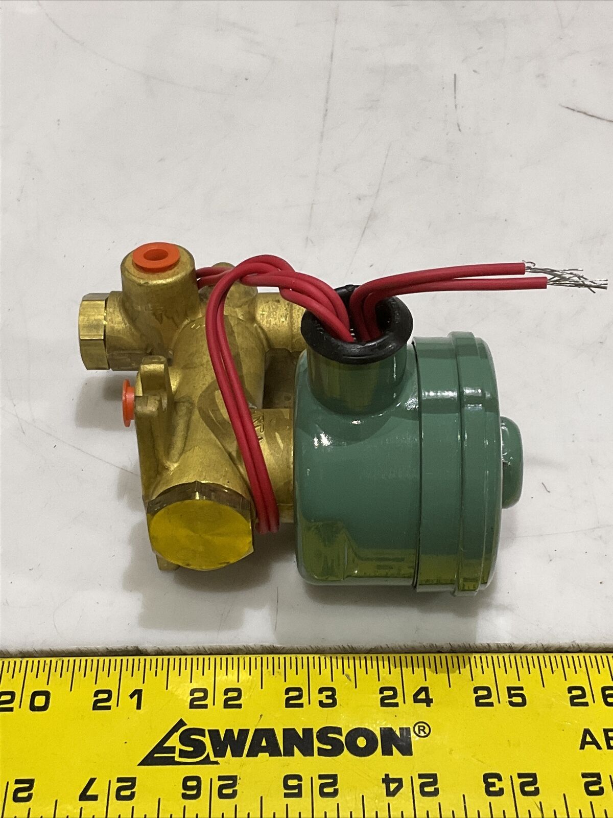 ASCO EF8300D55F SOLENOID VALVE 3-WAY 1/8 373