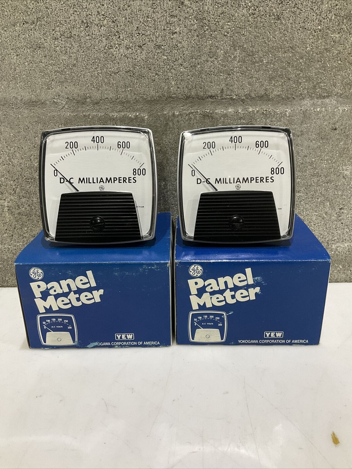 GE 754300KWKW 254329ECZZ PANEL AMMETER 0-5DCMA 0-800MA LOT OF 2 373